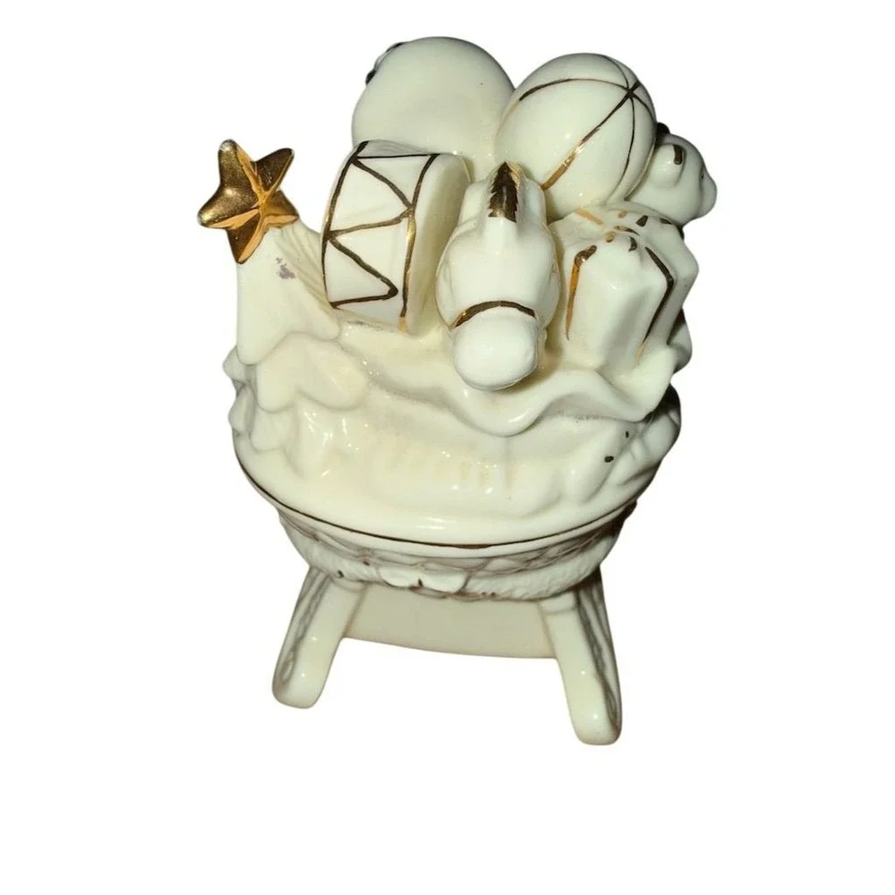 Vintage Baum Bros Santa Sleigh Music Box Ivory &‎ Gold Holiday Decor